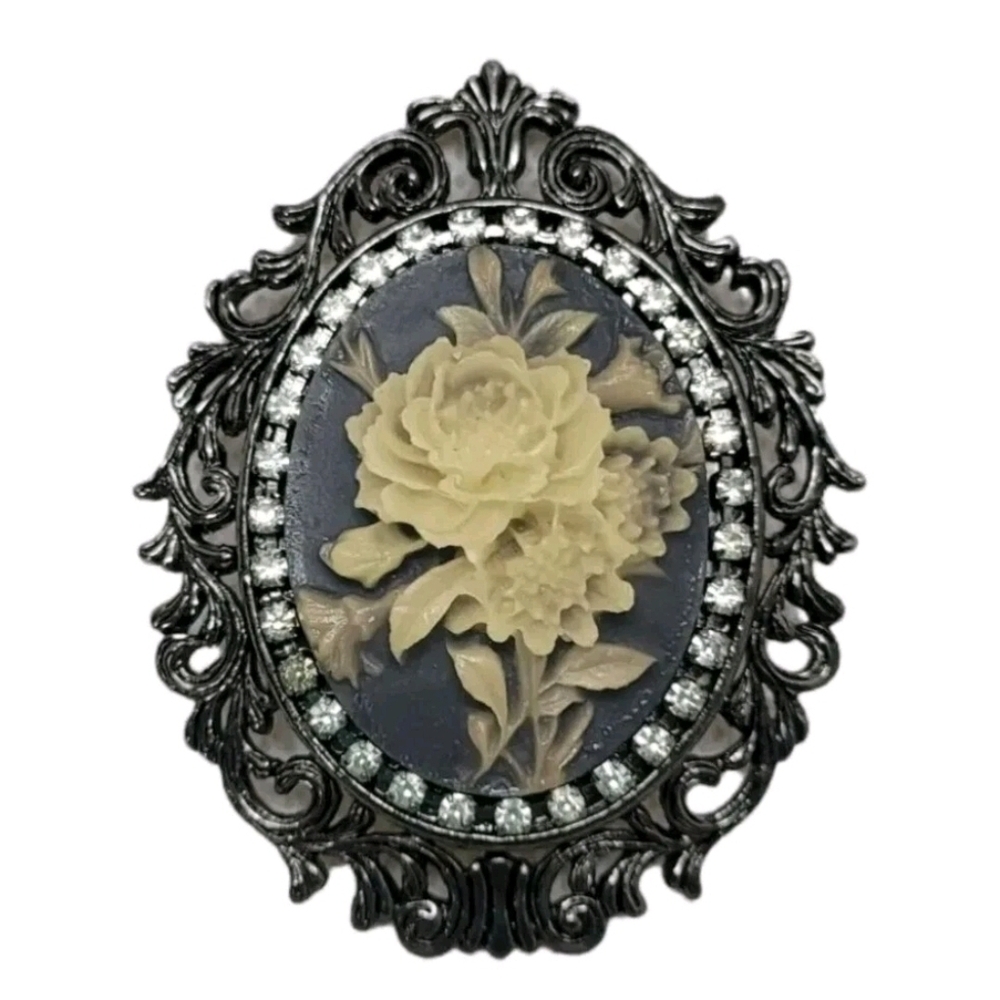 Vtg Style Flower Cameo Brooch Metal Filigree Carved Noblesse Collection 2003 New